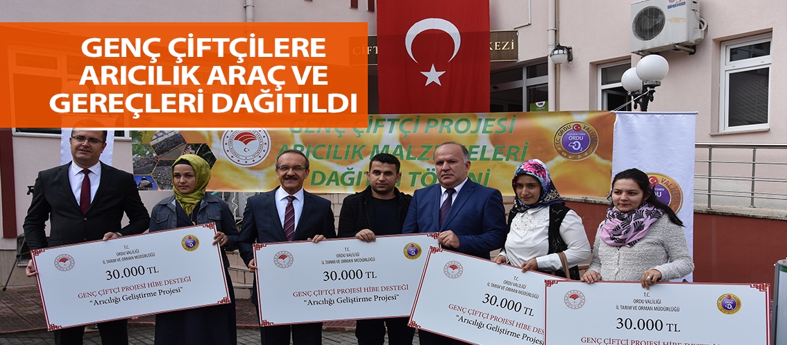 Genç çiftçilere arıcılık araç ve gereçleri dağıtıldı