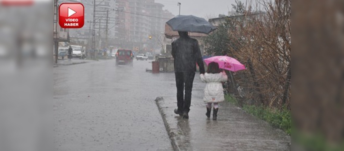 Adanada yağmur sevinci