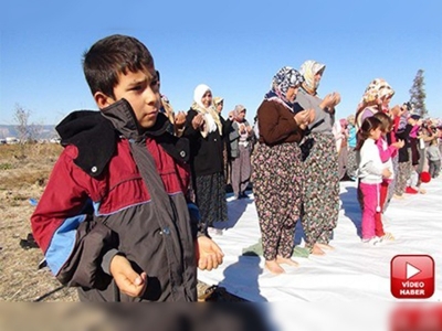 Silifkede bin kişi yağmur duasına çıktı