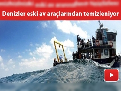 İzmir'de denize terk edilmiş av araçlarının temizliği yapıldı