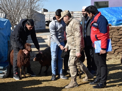 Iğdır’daki çiftçilerden depremzedelere destek